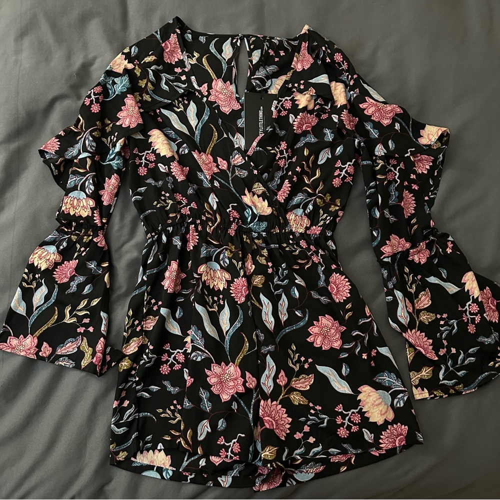 PrettyLittleThing Black Floral Romper
